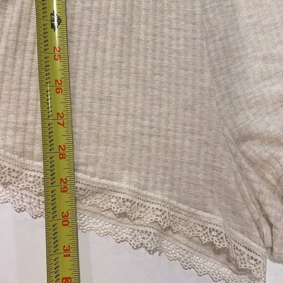 Victoria’s Secret ivory 3/4 sleeve ribbed lace trim romper size S - Picture 10 of 10